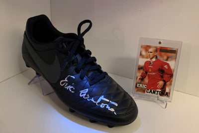 ERIC CANTONA - SIGNERT SKO MED EKTEHETSBEVIS/COA