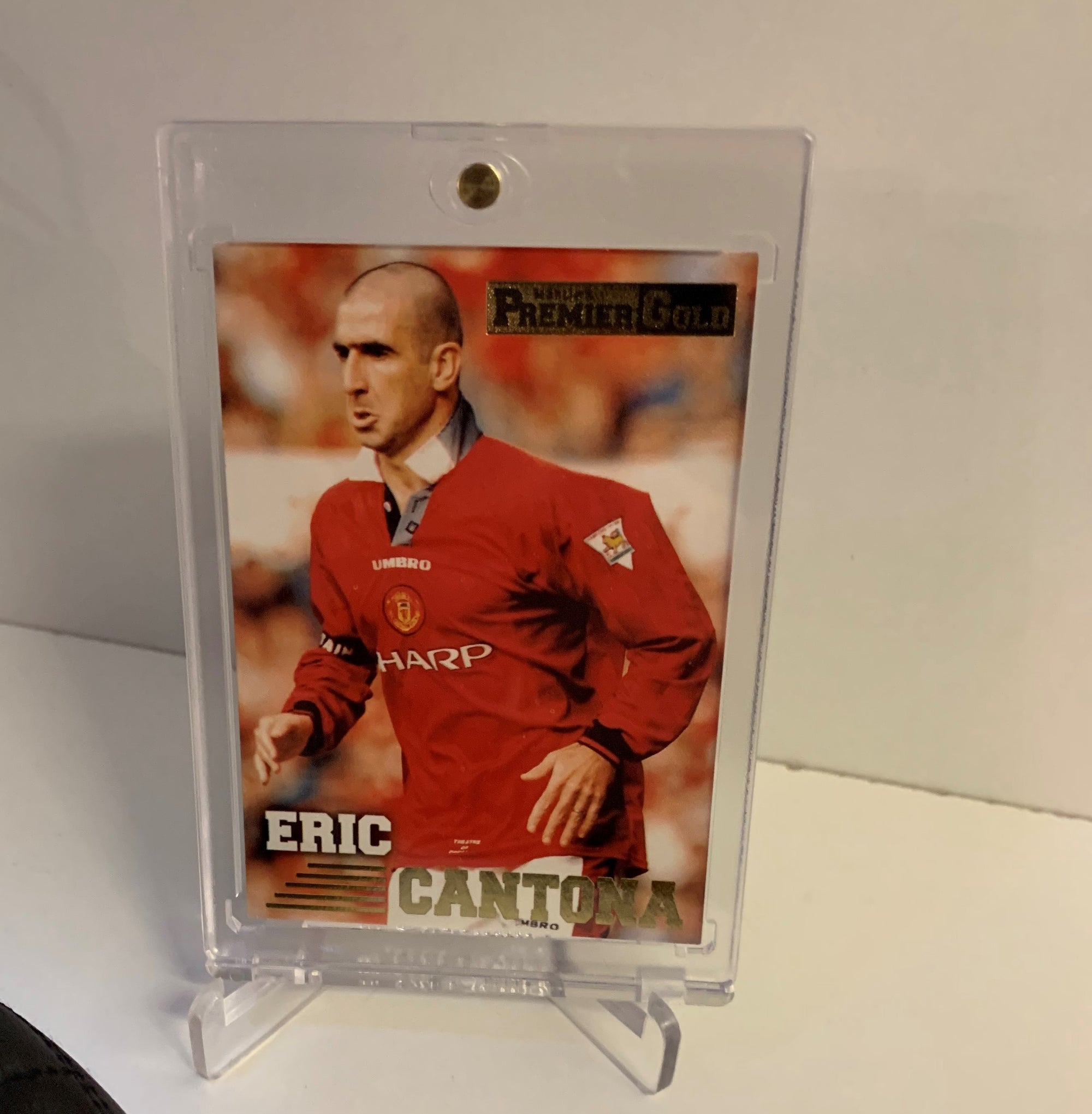ERIC CANTONA - SIGNERT SKO MED EKTEHETSBEVIS/COA