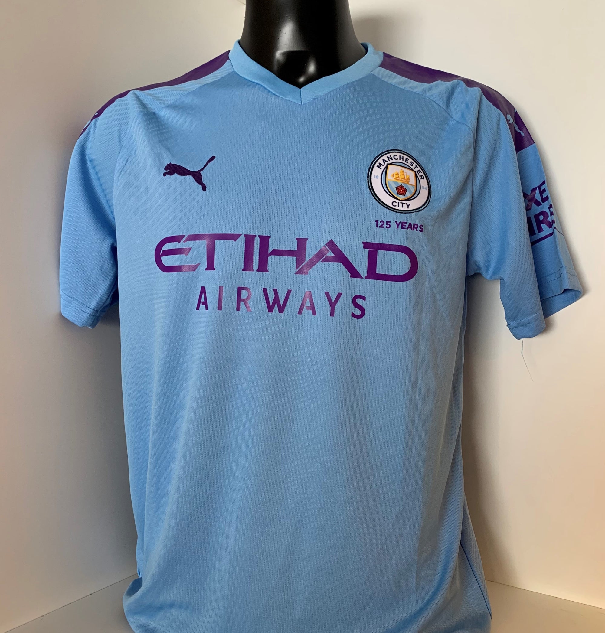 DAVID SILVA - SIGNERT DRAKT MED EKTEHETSBEVIS/COA