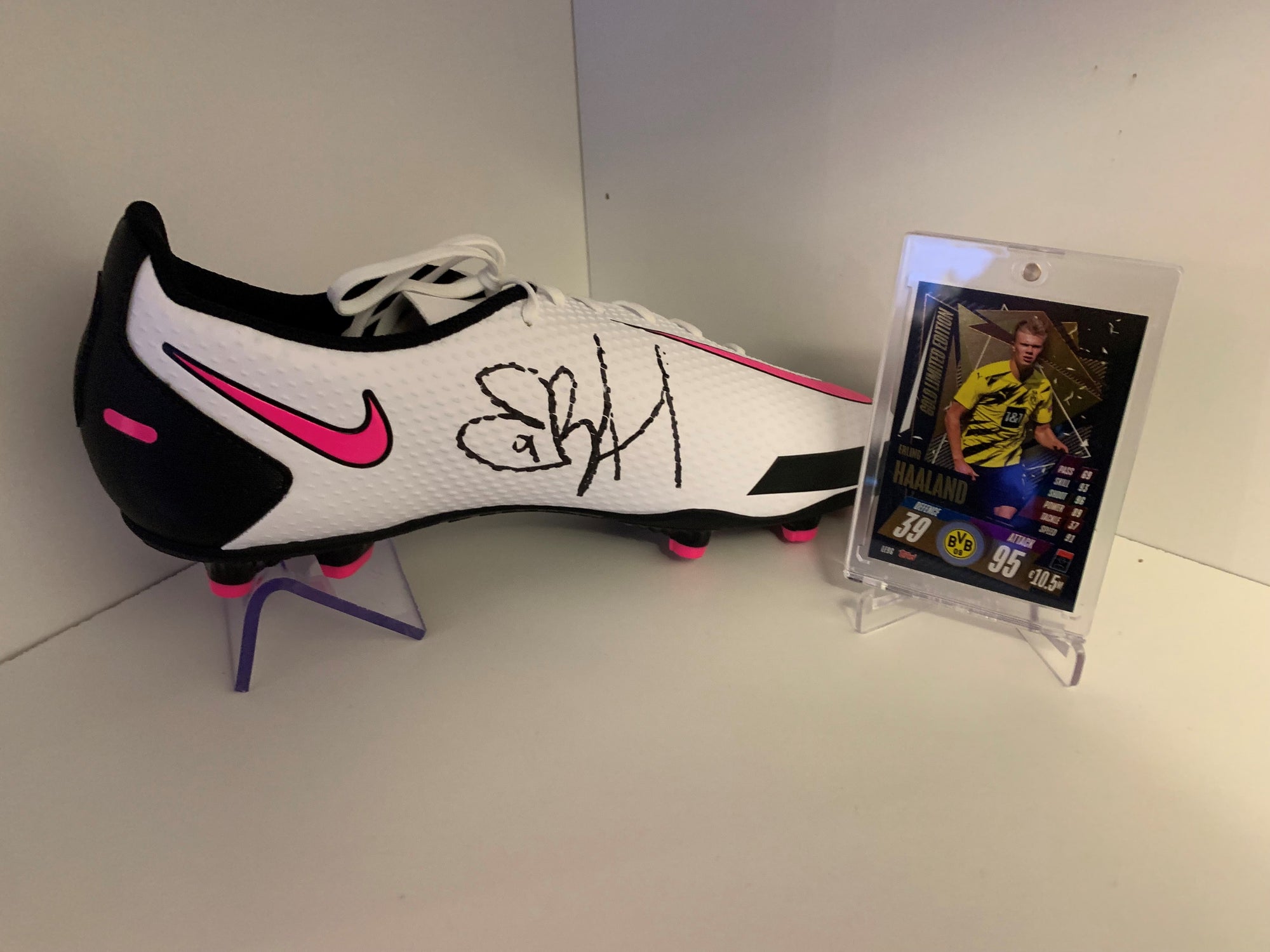 ERLING BRAUT HAALAND - SIGNERT SKO MED EKTEHETSBEVIS/COA