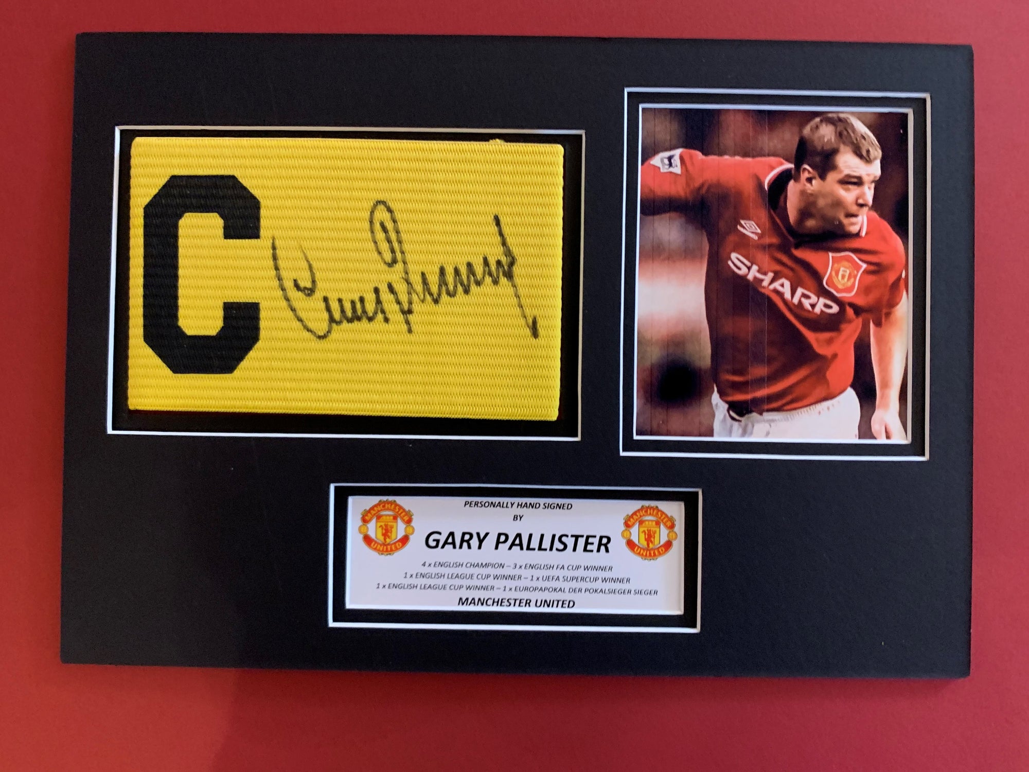 GARY PALLISTER - SIGNERT KAPTEINSBIND MED EKTEHETSBEVIS/COA