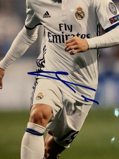 LUKA MODRIC - SIGNERT BILDE MED EKTEHETSBEVIS/COA