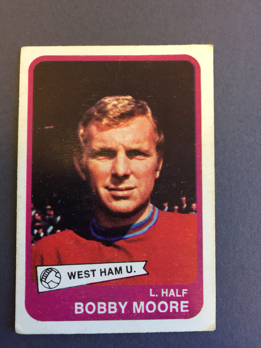 049.Bobby Moore - West Ham United
