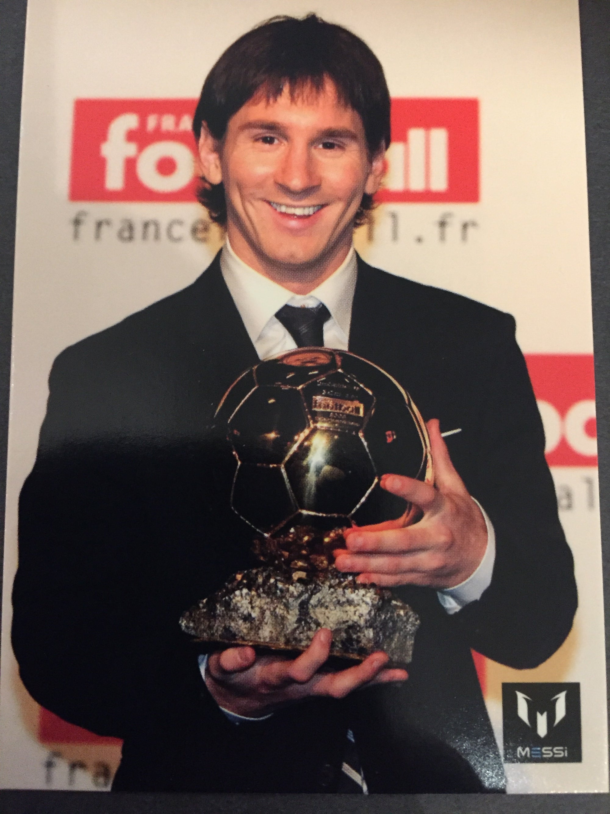 071. OFFICIAL MESSI CARD COLLECTION