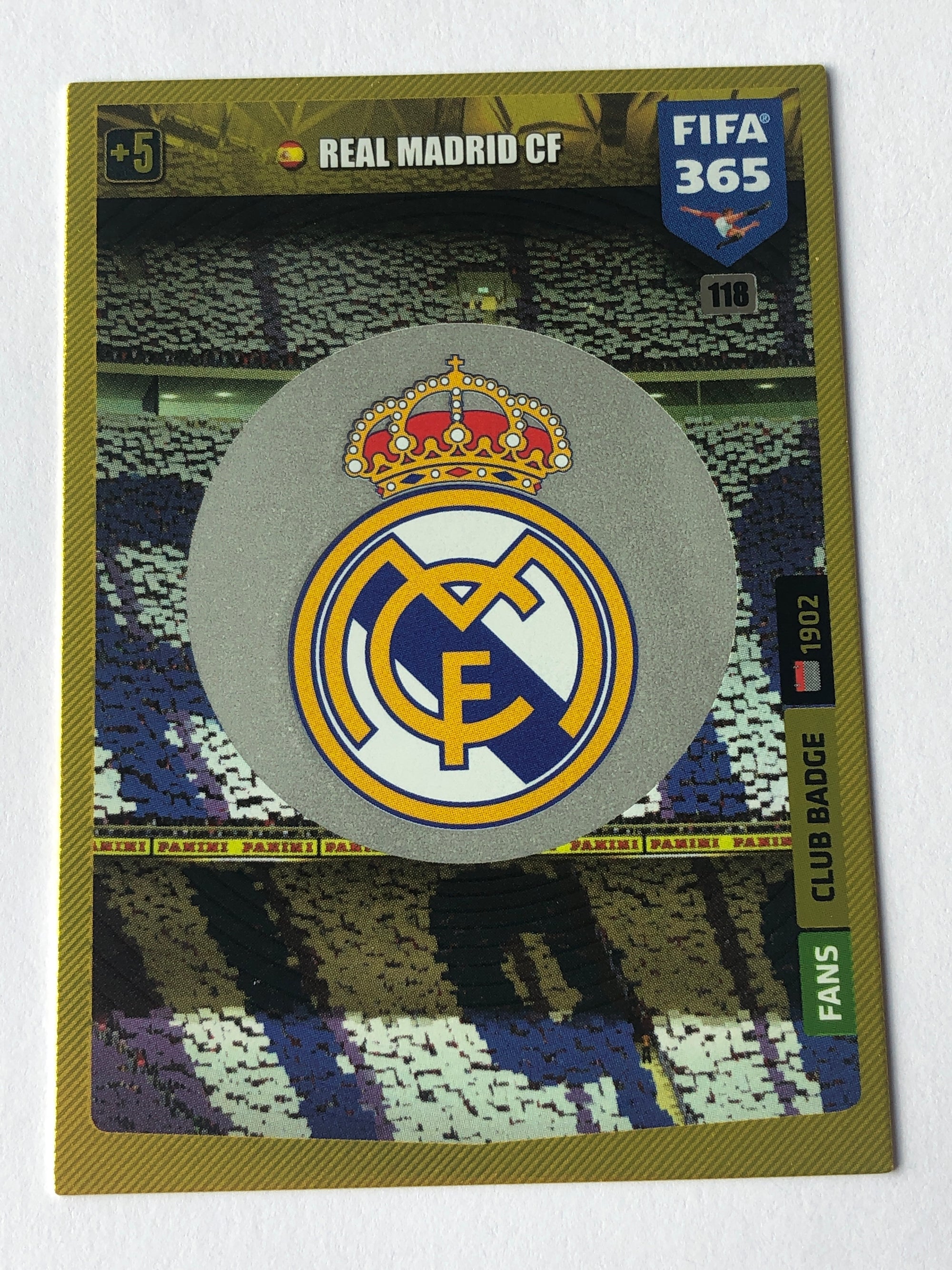118. REAL MADRID - FANS CLUB BADGE