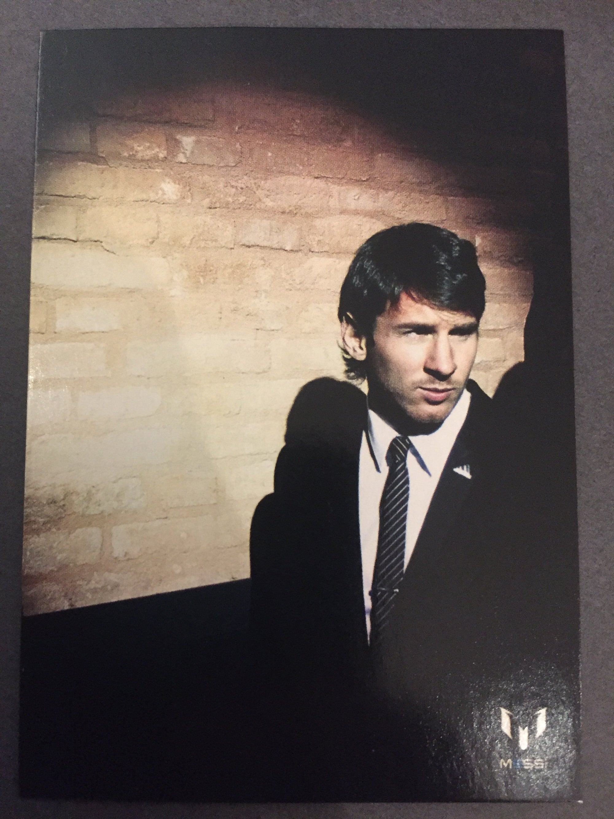 055. OFFICIAL MESSI CARD COLLECTION