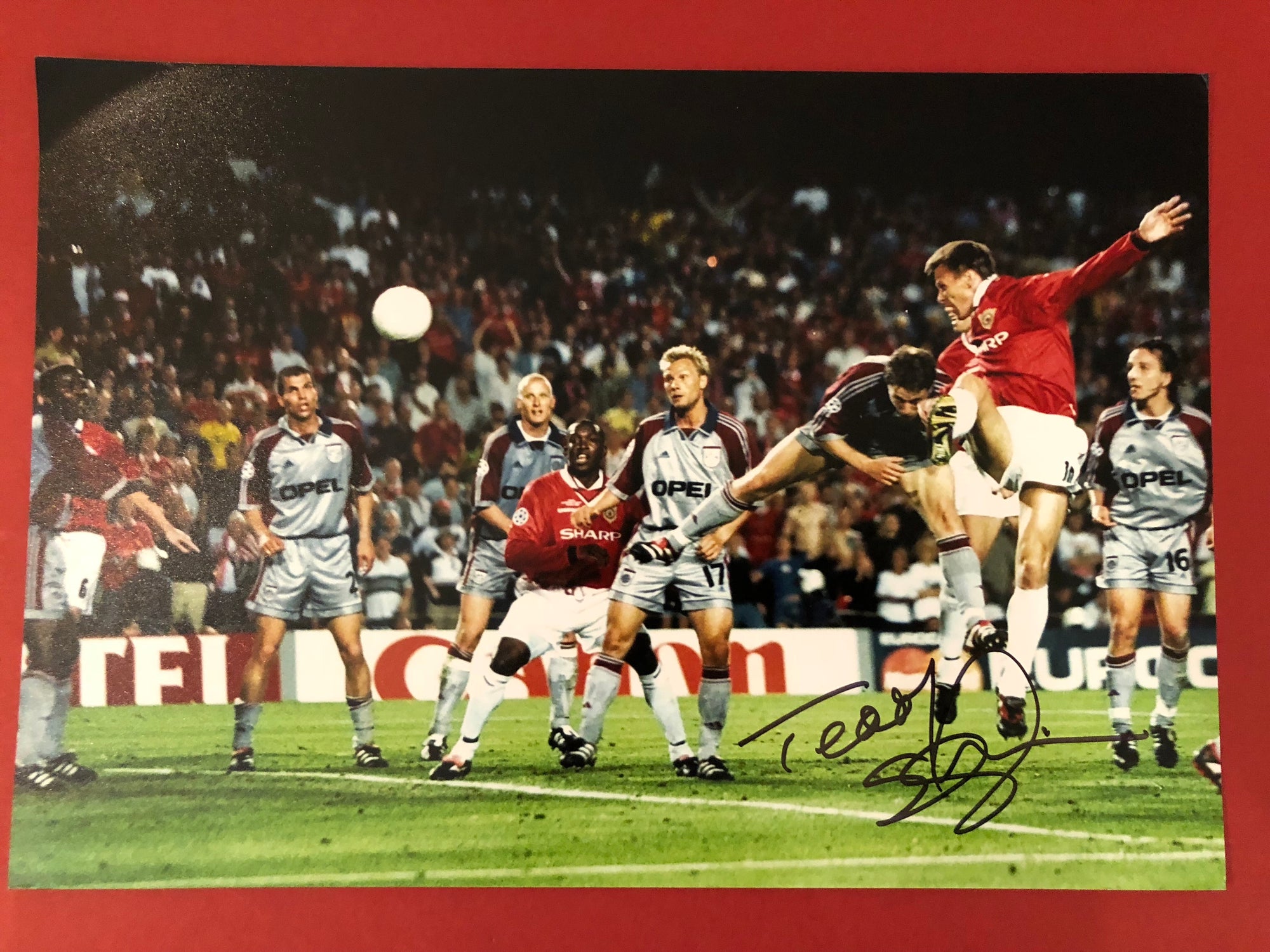 MANCHESTER UNITED. TEDDY SHERINGHAM - SIGNERT BILDE MED EKTEHETSBEVIS/COA