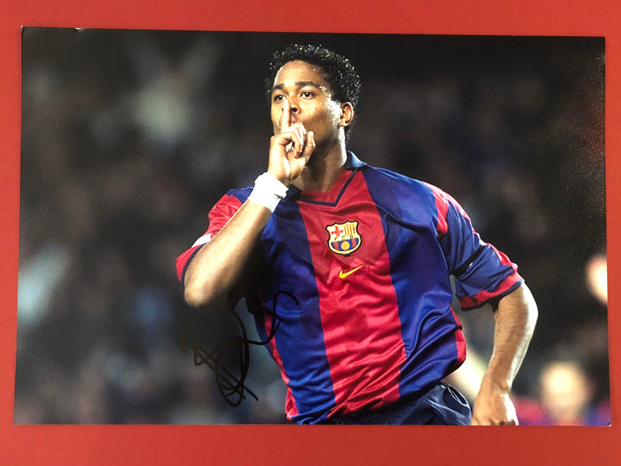 BARCELONA - PATRICK KLUIVERT - SIGNERT BILDE MED EKTEHETSBEVIS/COA
