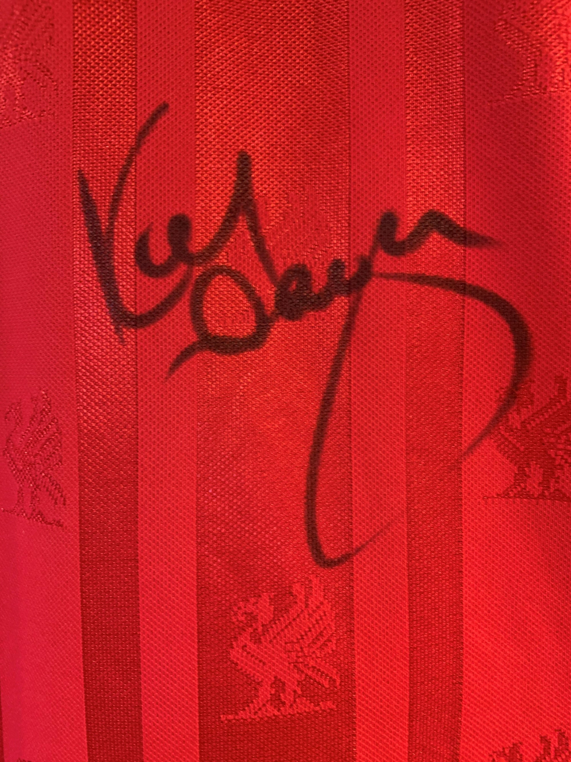 SIR KENNY DALGLISH - SIGNERT DRAKT MED EKTEHETSBEVIS/COA