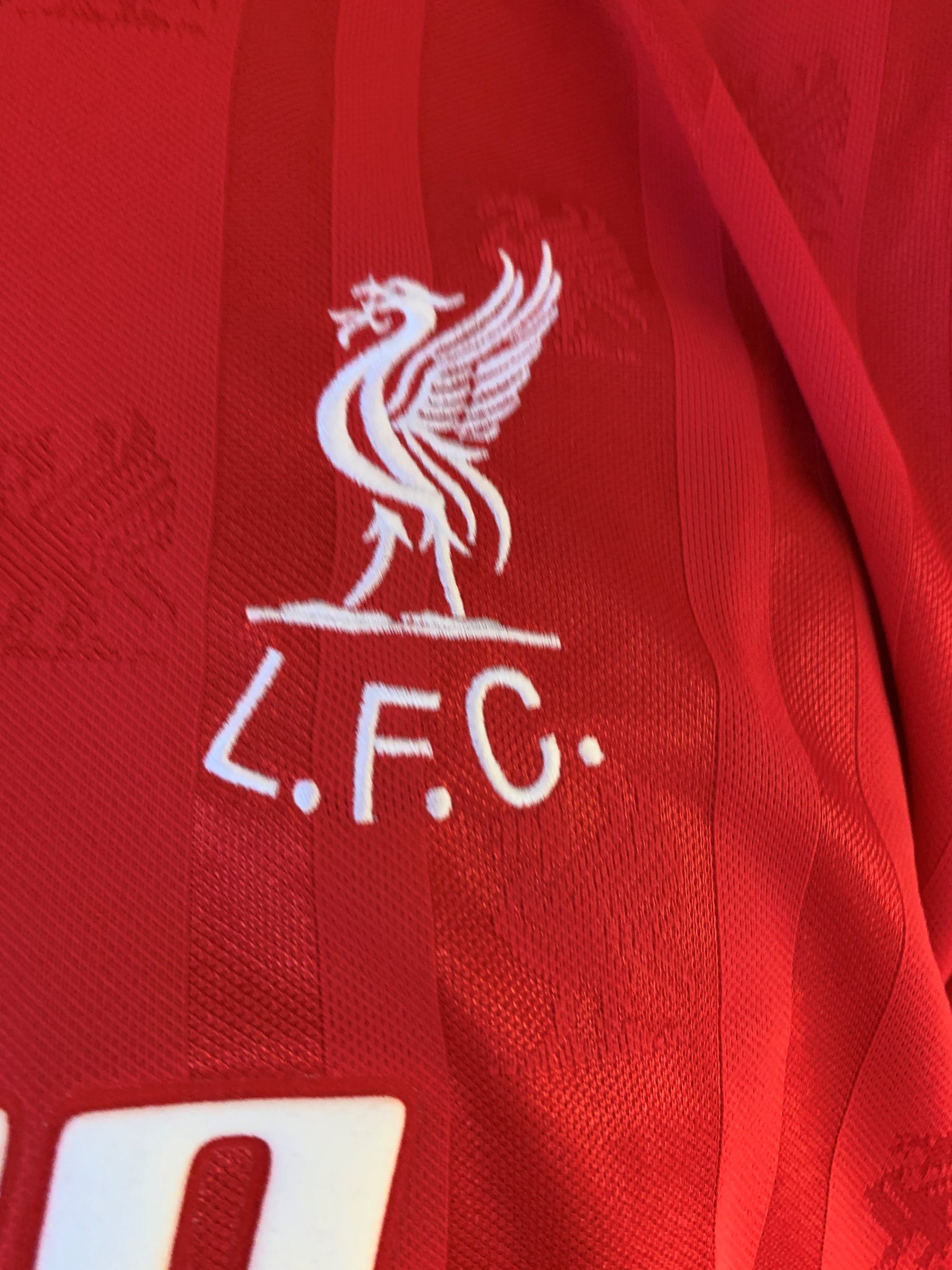 SIR KENNY DALGLISH - SIGNERT DRAKT MED EKTEHETSBEVIS/COA