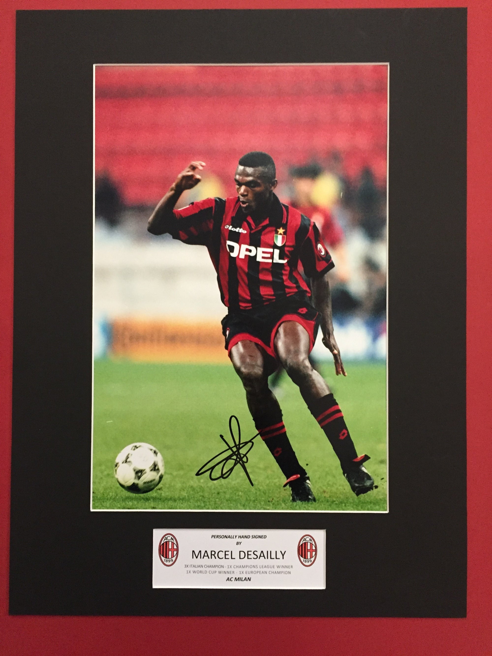 LEGEND MARCEL DESAILLY - SIGNERT BILDE MED EKTEHETSGARANTI/COA