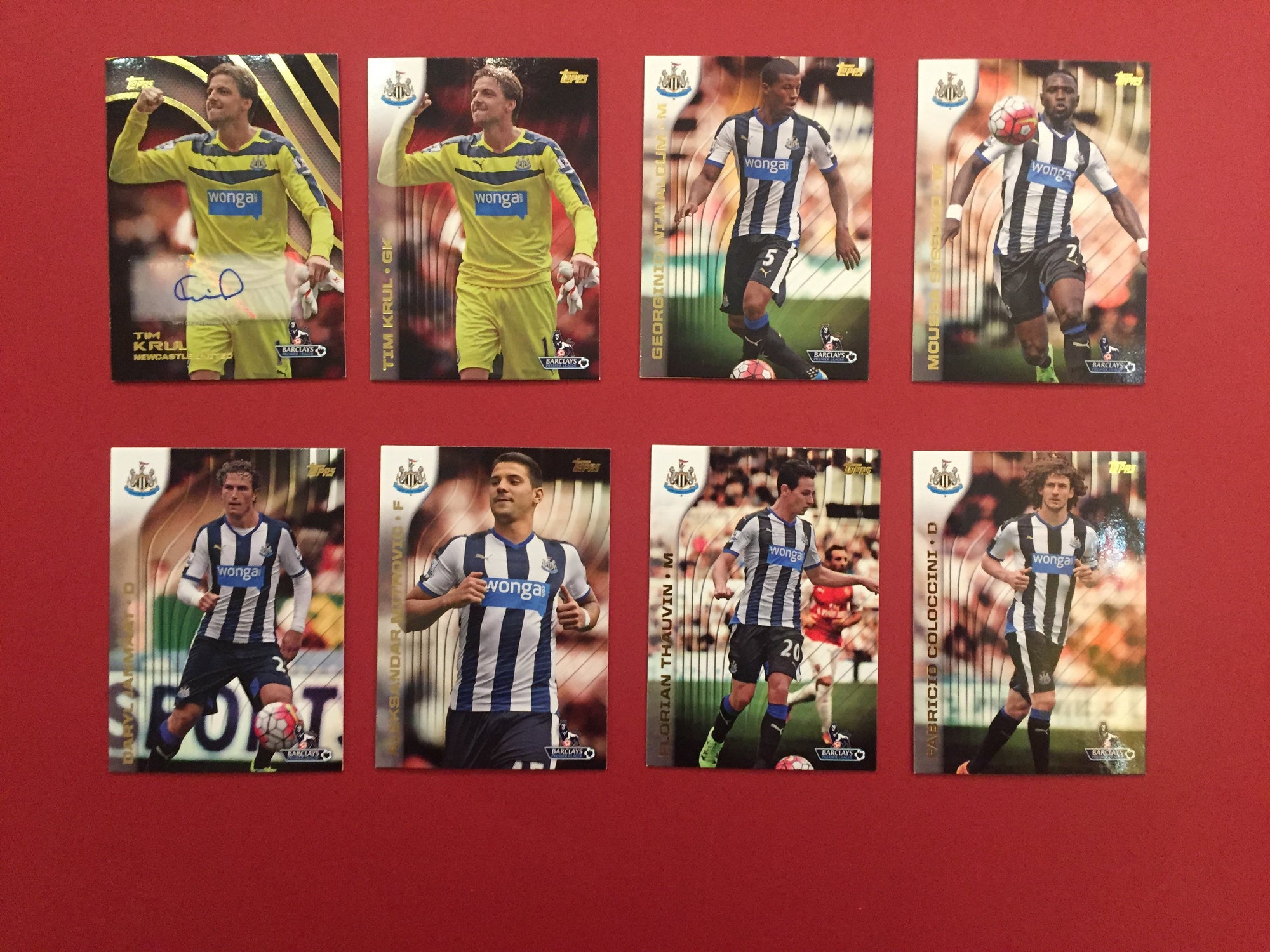 000. NEWCASTLE UNITED KOMPLETT SETT MED FOTBALLKORT TOPPS PREMIER GOLD 2015 INKL SIGNERT KORT