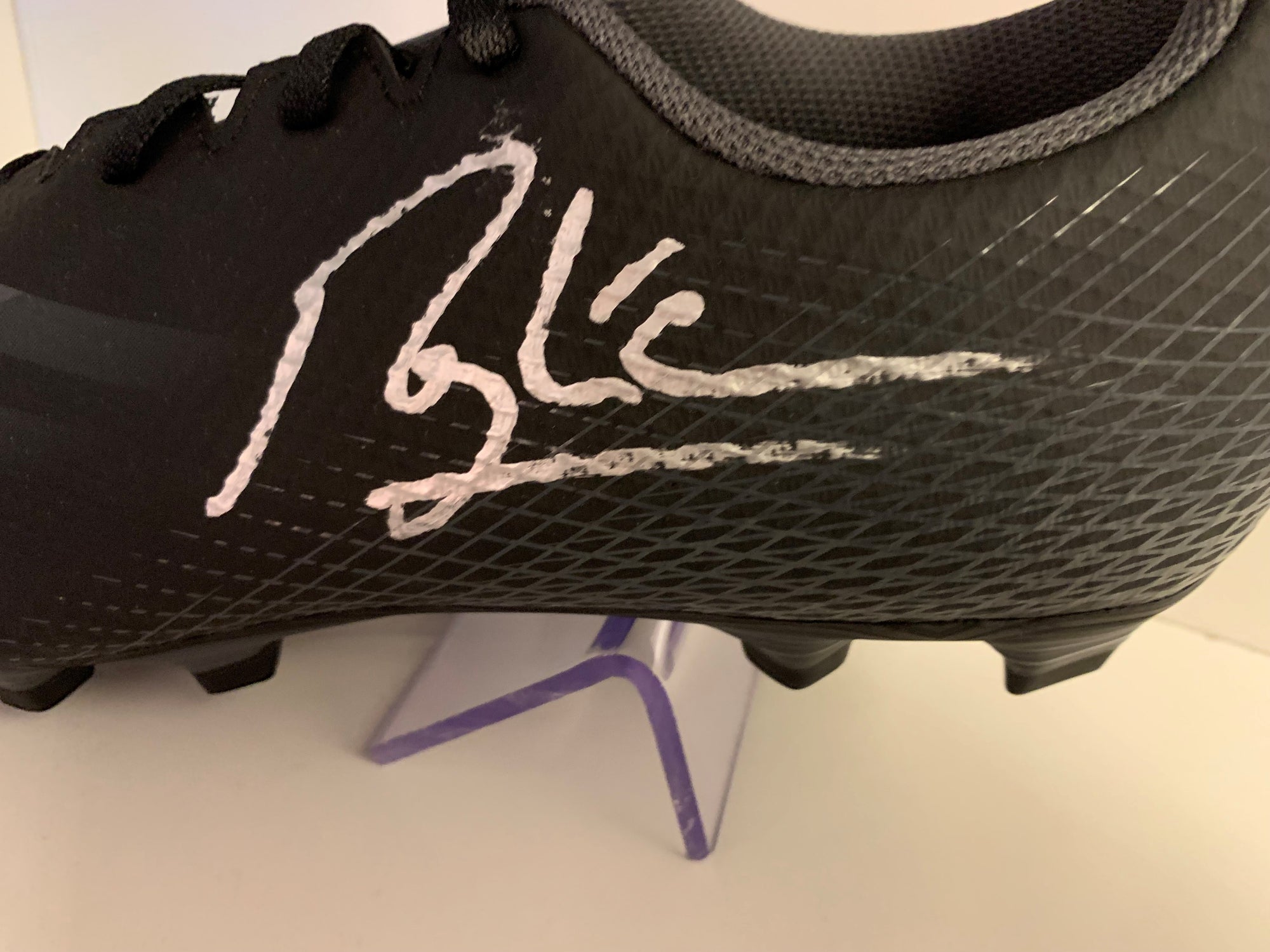 ROY KEANE - SIGNERT SKO MED EKTEHETSBEVIS/COA