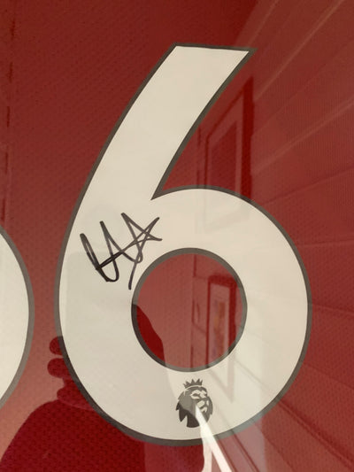 TRENT ALEXANDER-ARNOLD - FERDIG INNRAMMET OG SIGNERT DRAKT "ART-FRAME" MED EKTEHETSBEVIS/COA