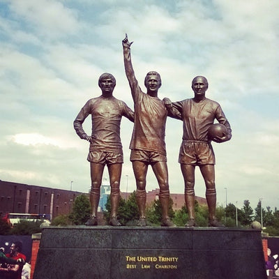 UNITED TRINITY - TRIPPELSIGNERT MONTASJE MED EKTEHETSBEVIS/COA